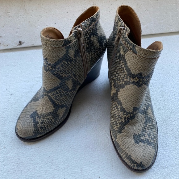 Lucky Brand Basel Double Zip Bootie in Chinchilla Slither Colorway Size 7M - Picture 10 of 16